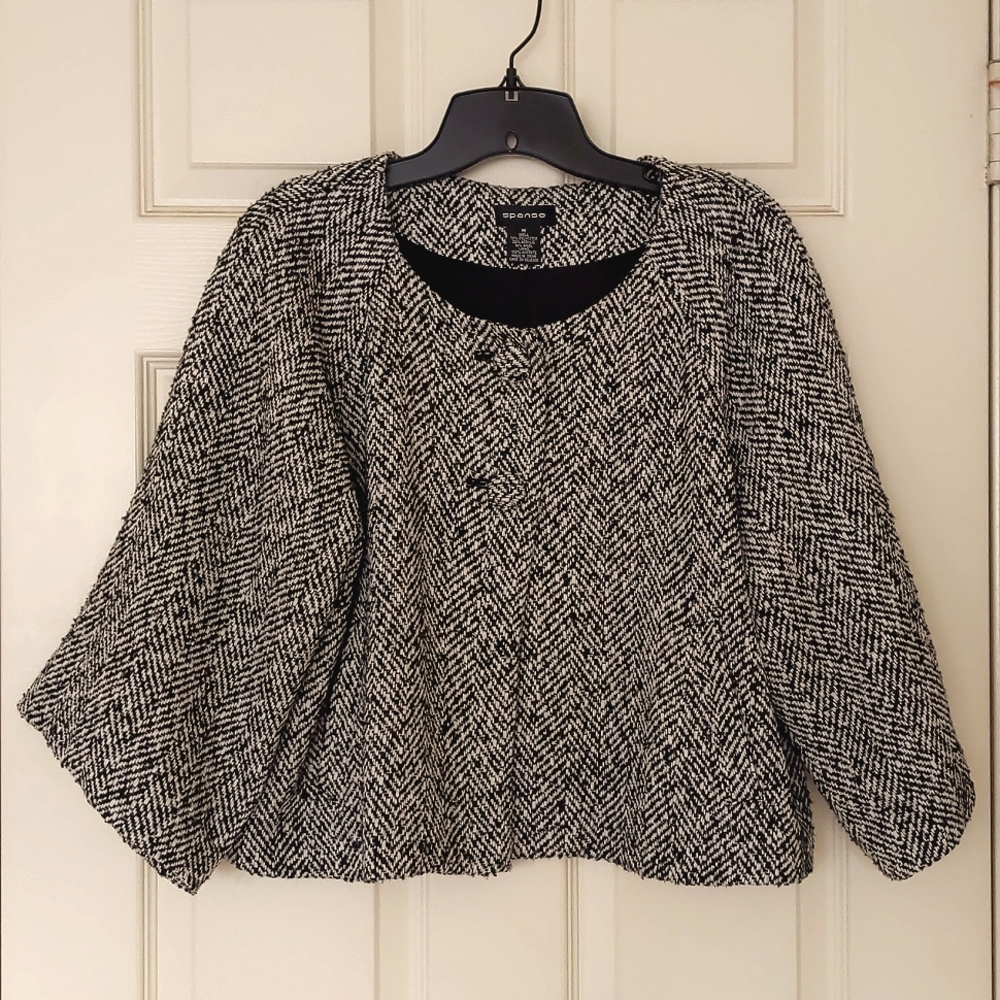 NWOT. Woman's Wool blended and full lined half length blazer.